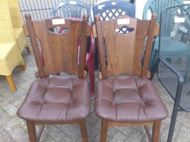 50997. Fakeretes bőr székek.