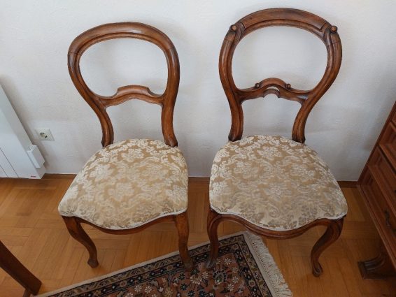 Barokk székek.
